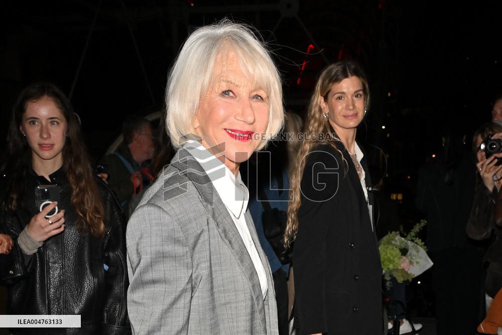 PFW Stella McCartney Outside Arrivals