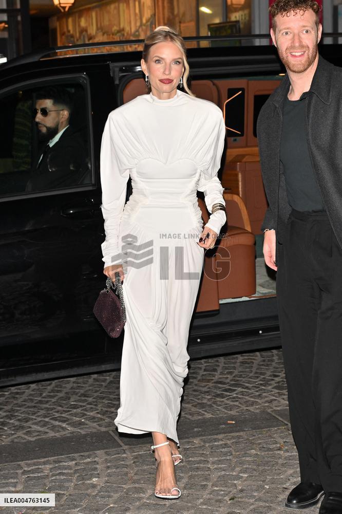 PFW Stella McCartney Outside Arrivals