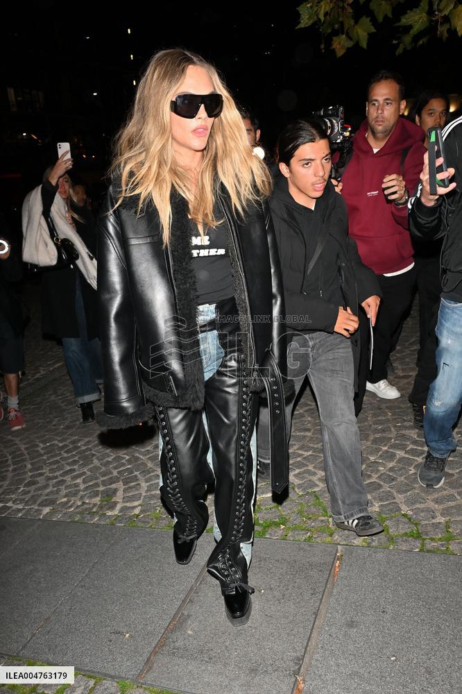 PFW Stella McCartney Outside Arrivals