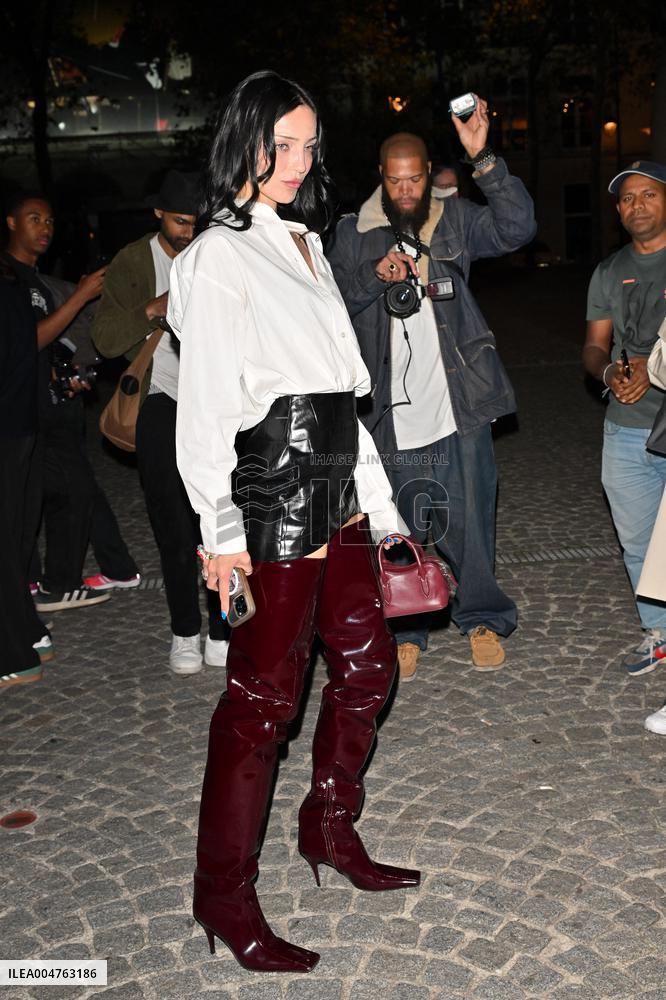 PFW Stella McCartney Outside Arrivals