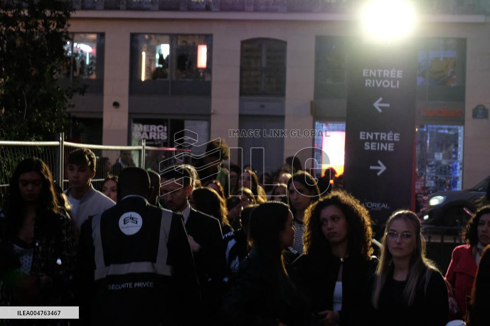 PFW - Outside Atmosphere Of L'Oreal Show
