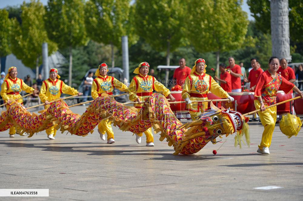 Folk Performances Celebrate The National Day Holiday
