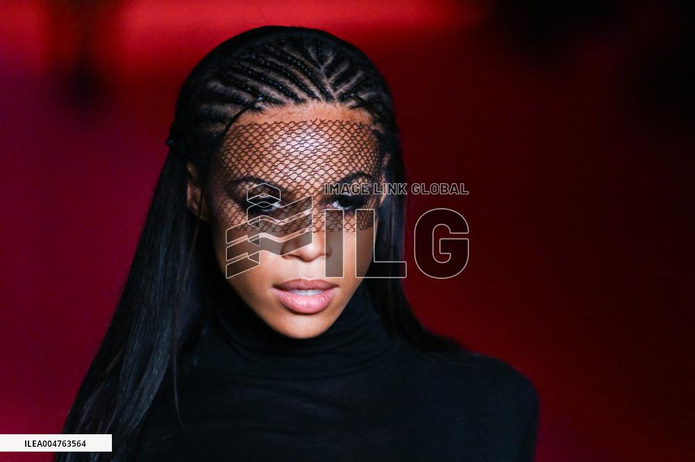 Folk Performances Celebrate The National Day Holiday