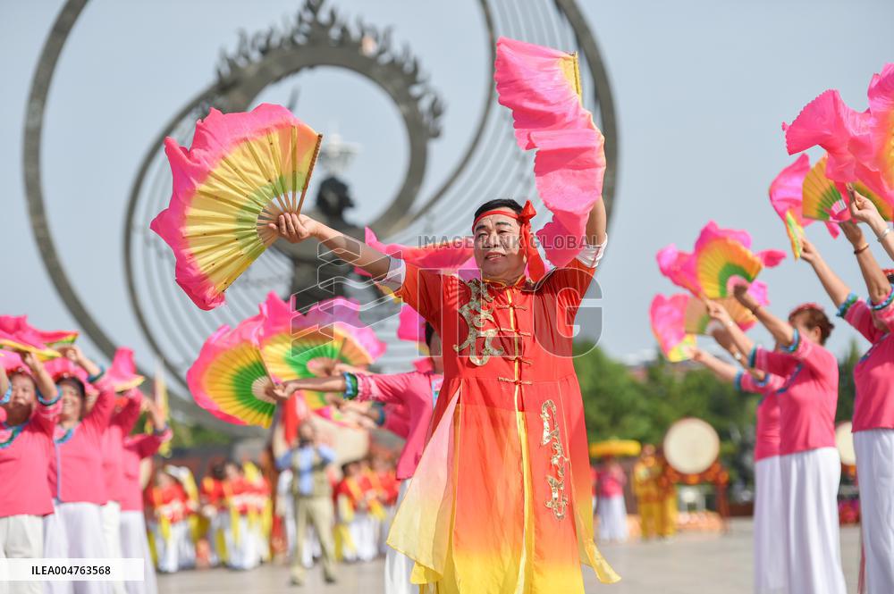 Folk Performances Celebrate The National Day Holiday