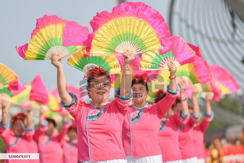Folk Performances Celebrate The National Day Holiday