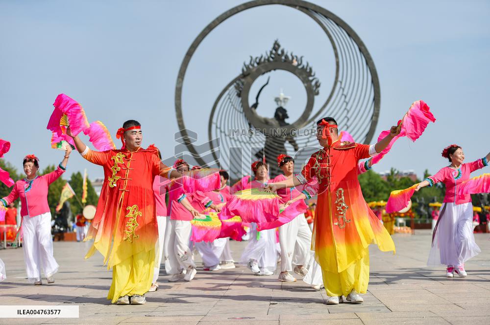 Folk Performances Celebrate The National Day Holiday