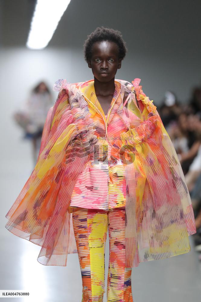 PFW - Anrealage Runway