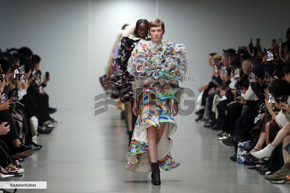 PFW - Anrealage Runway