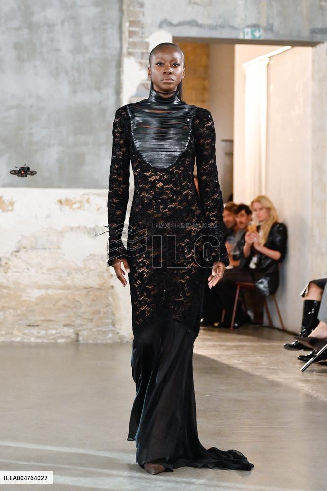 PFW - Pressiat Runway