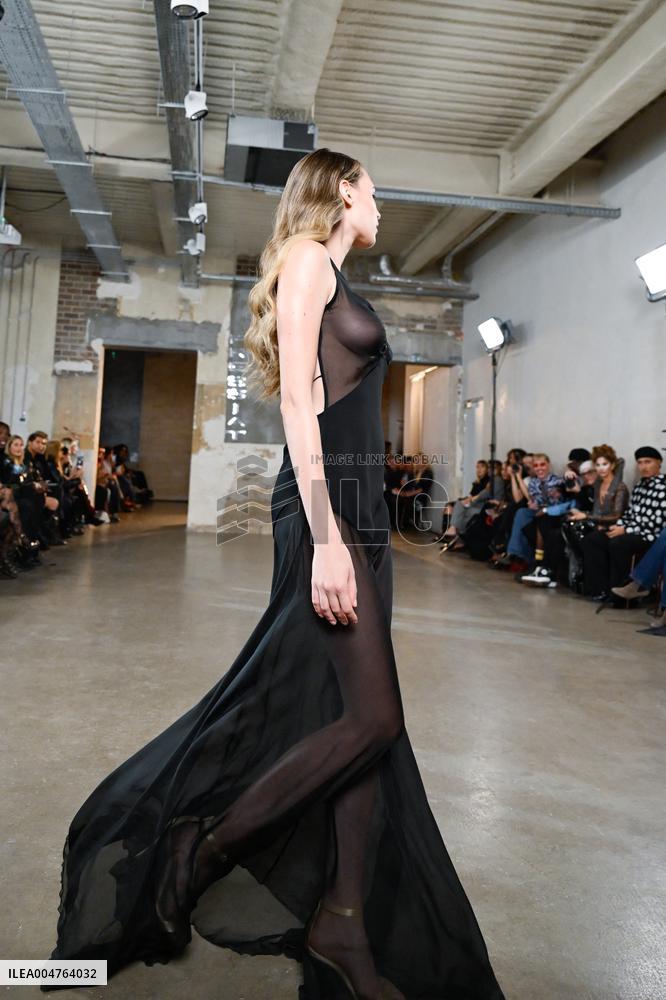 PFW - Pressiat Runway