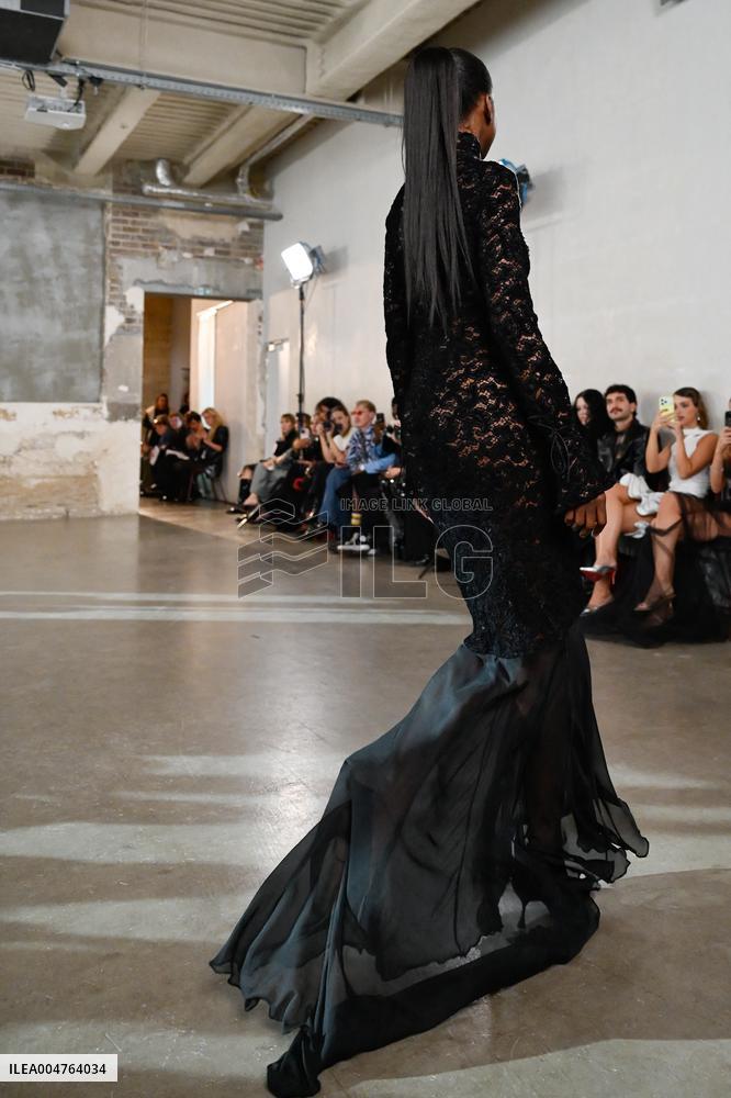 PFW - Pressiat Runway