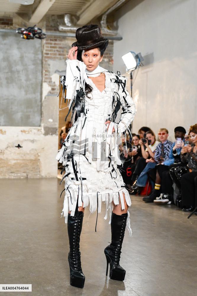 PFW - Pressiat Runway