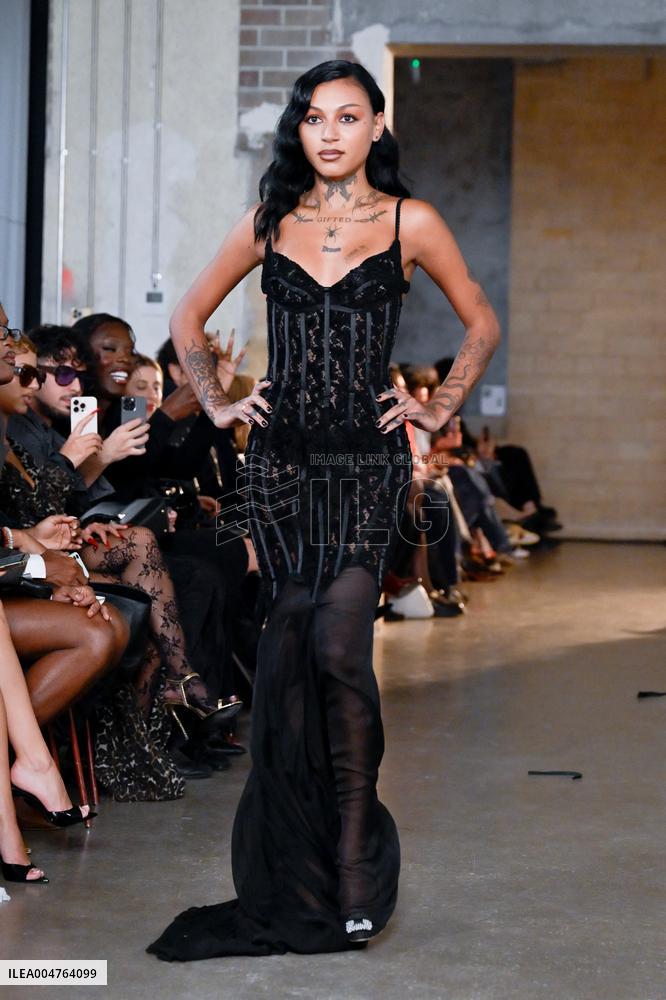 PFW - Pressiat Runway