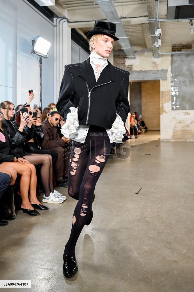 PFW - Pressiat Runway