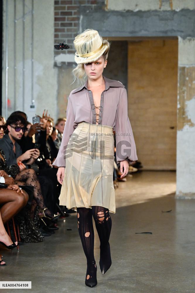 PFW - Pressiat Runway