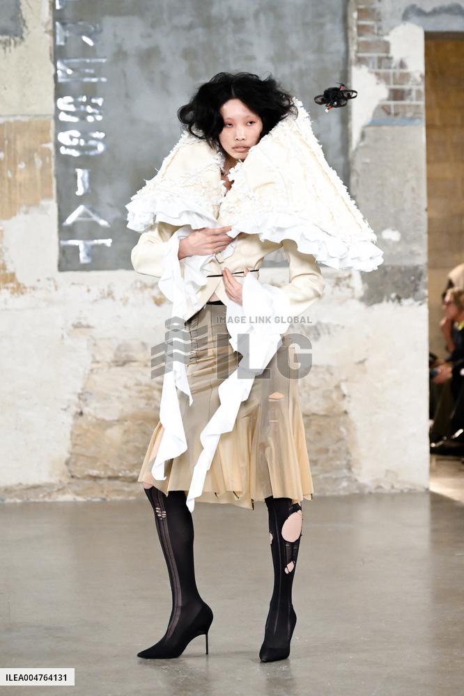 PFW - Pressiat Runway