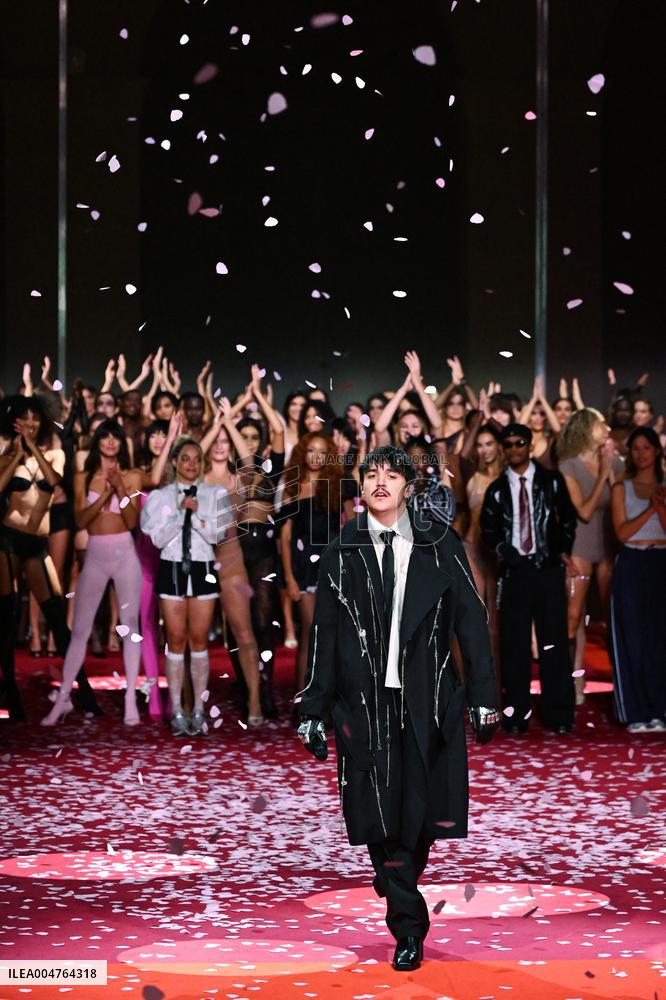 PFW Etam Runway