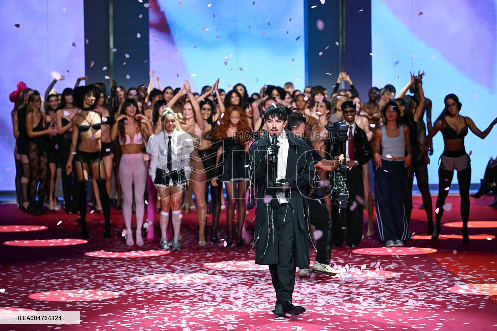PFW Etam Runway