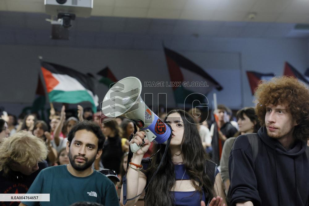 Students Demonstration to Support Palestine - Rome