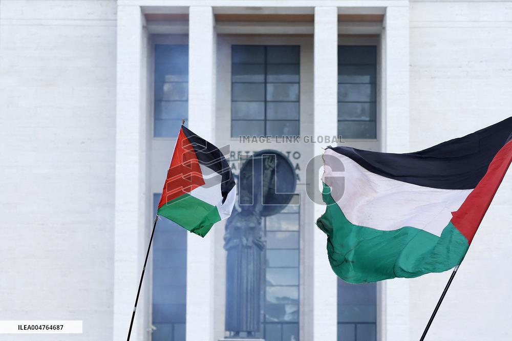 Students Demonstration to Support Palestine - Rome