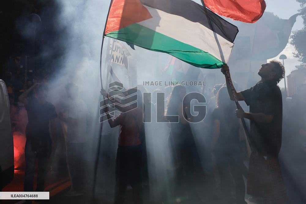 Students Demonstration to Support Palestine - Rome