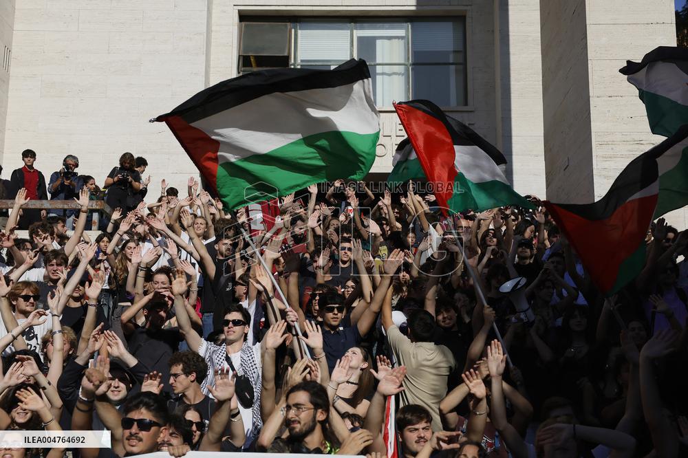 Students Demonstration to Support Palestine - Rome