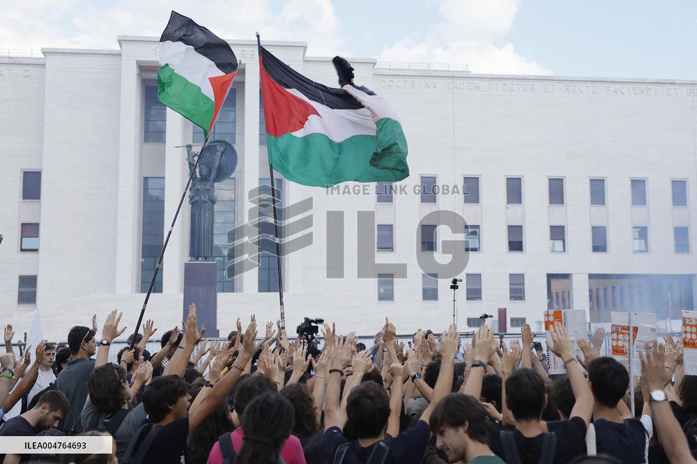 Students Demonstration to Support Palestine - Rome