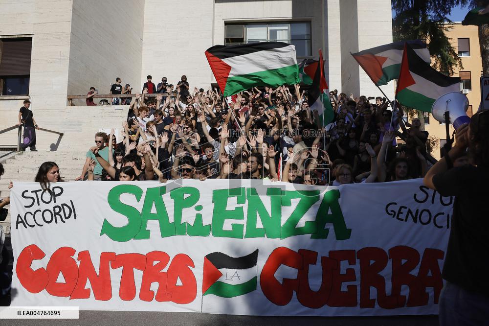 Students Demonstration to Support Palestine - Rome