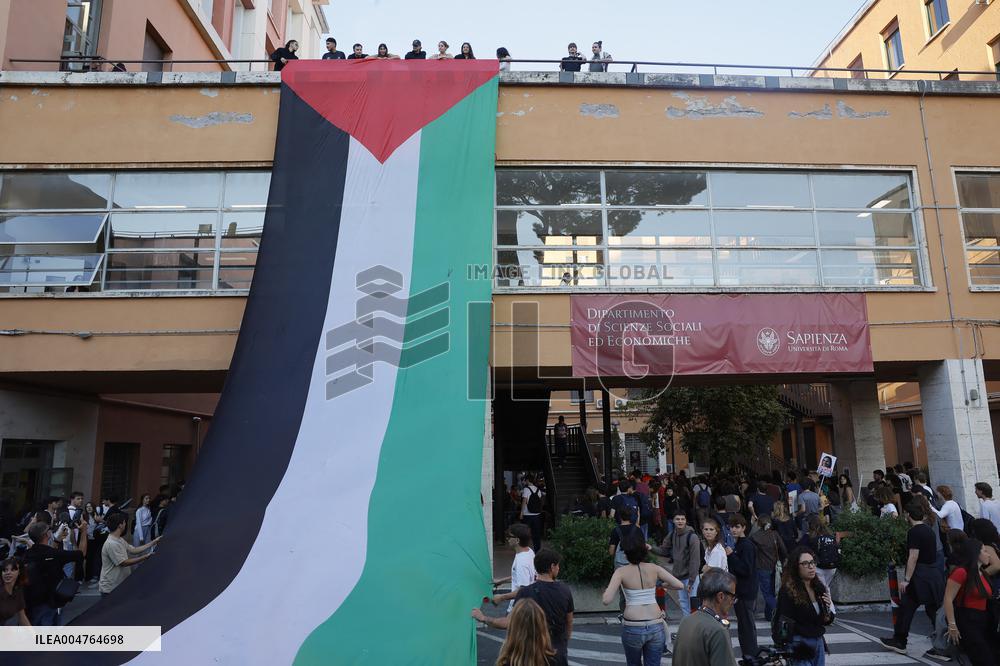 Students Demonstration to Support Palestine - Rome