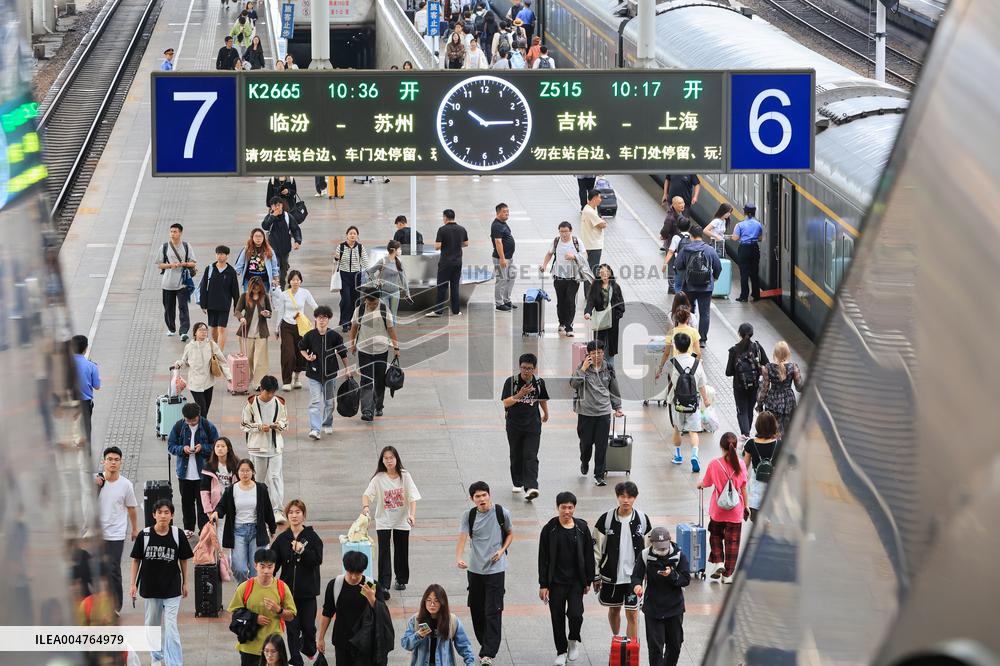 Railway Travel Peak During The National Day Holiday