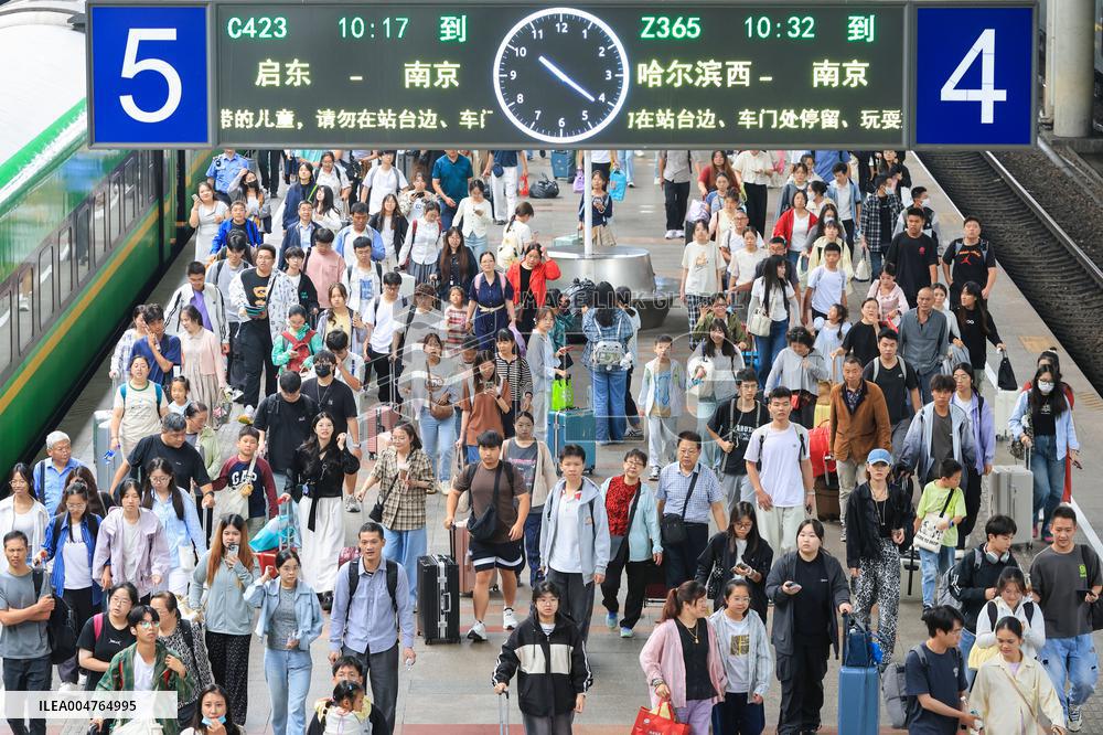 Railway Travel Peak During The National Day Holiday