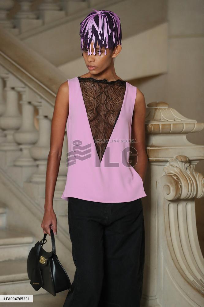 PFW - Maitrepierre Runway