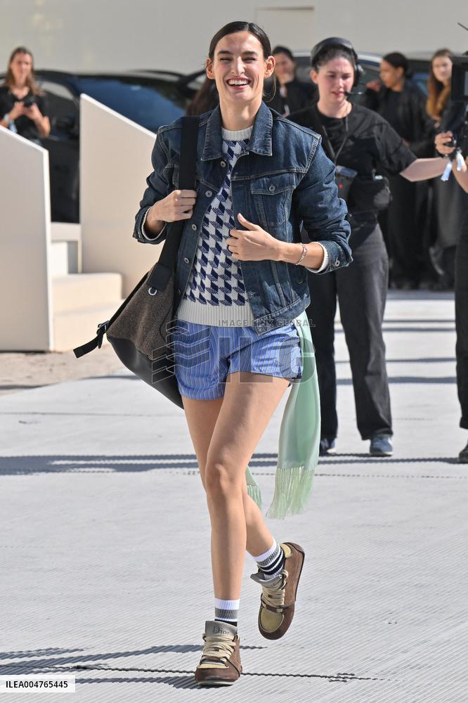 PFW Dior Outside Arrivals