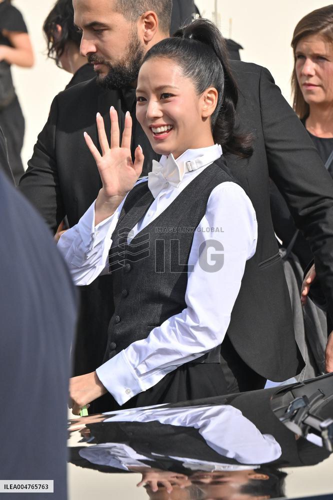 PFW Dior Outside Arrivals