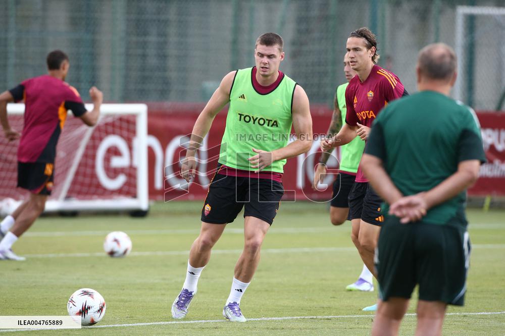 CALCIO - UEFA Europa League - AS Roma - Training and Press Conference