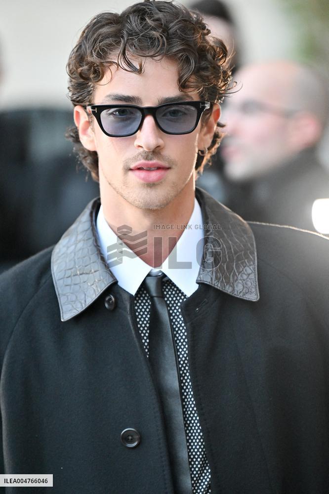 PFW Tom Ford Outside Arrivals