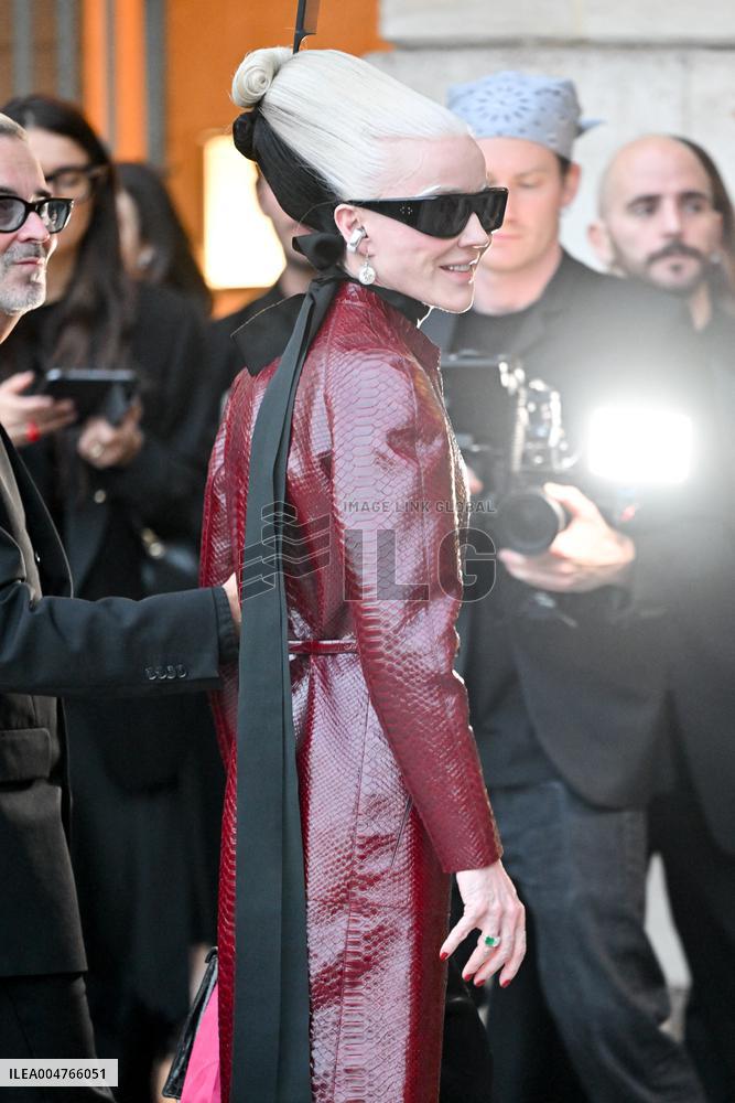 PFW Tom Ford Outside Arrivals