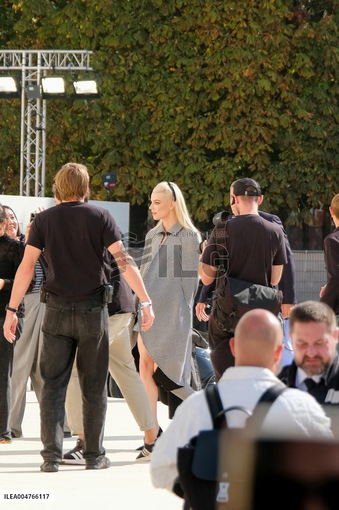 PFW Dior Outside Arrivals - France