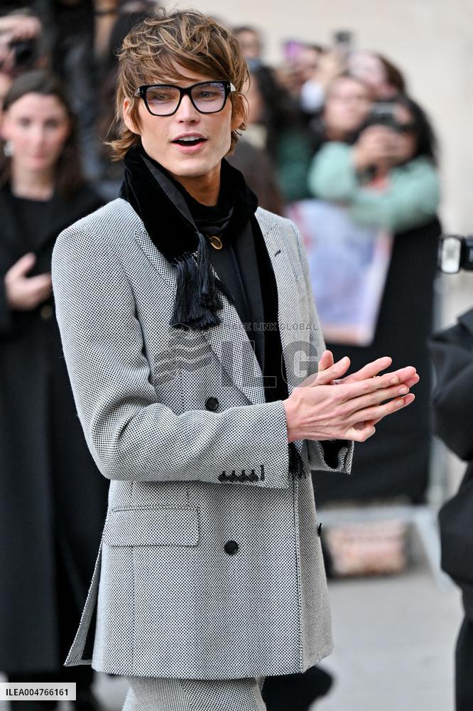 PFW Tom Ford Outside Arrivals