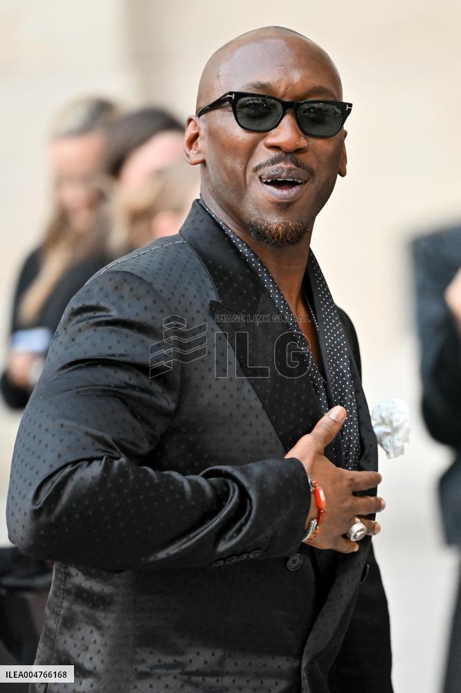 PFW Tom Ford Outside Arrivals