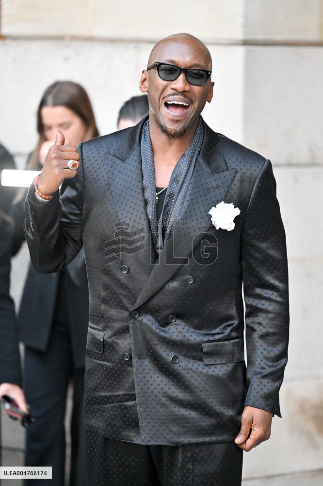 PFW Tom Ford Outside Arrivals