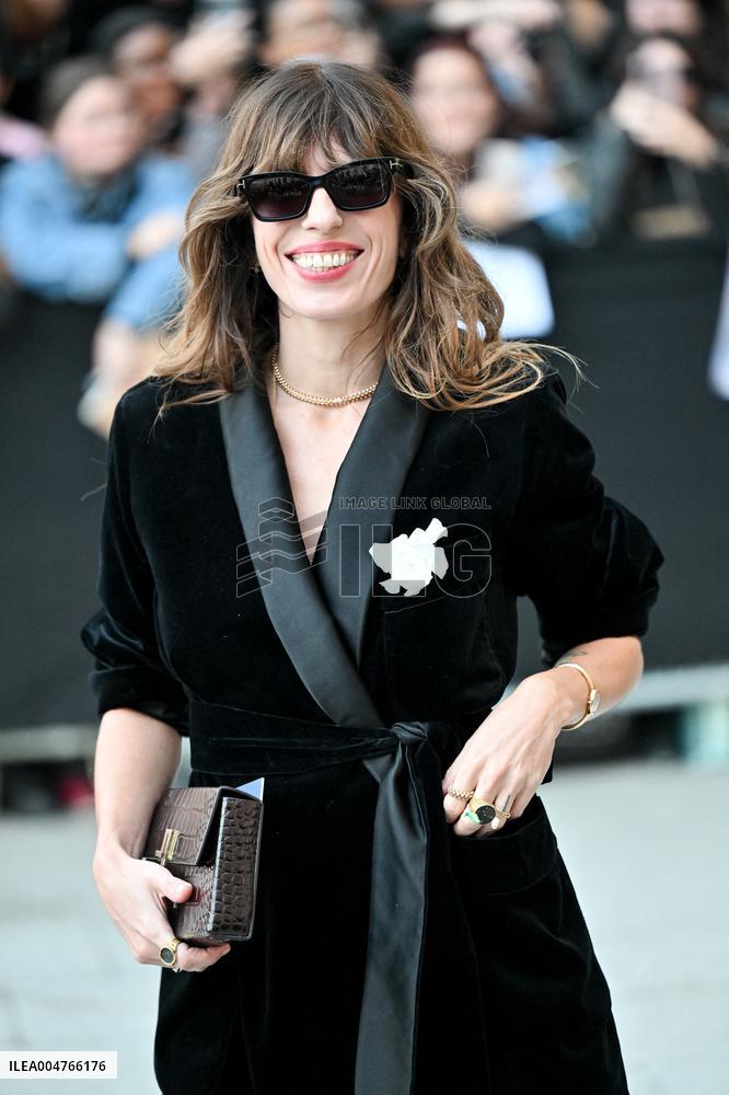 PFW Tom Ford Outside Arrivals