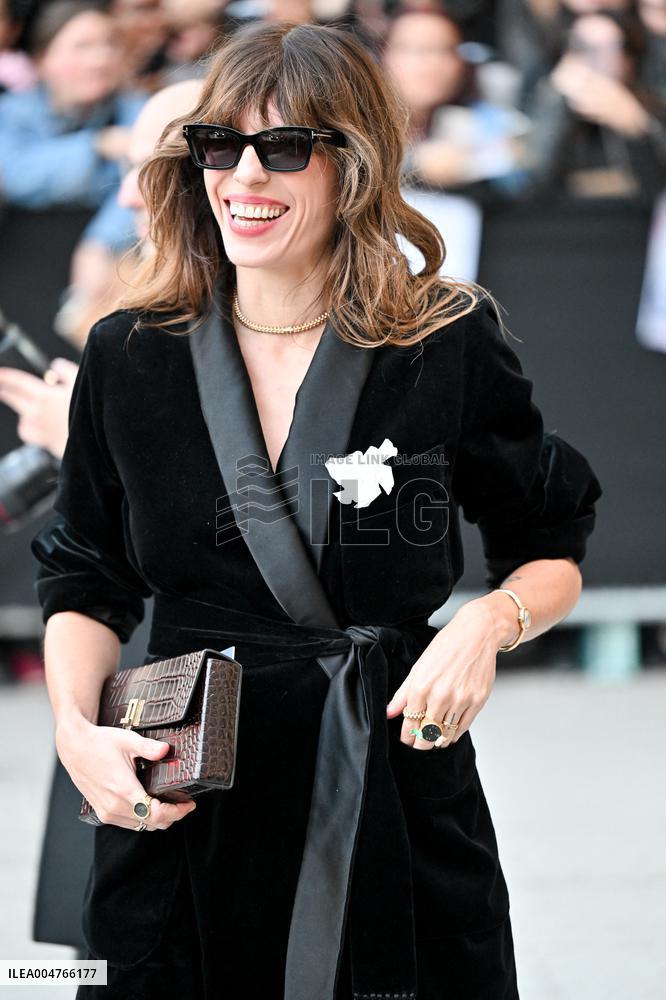 PFW Tom Ford Outside Arrivals