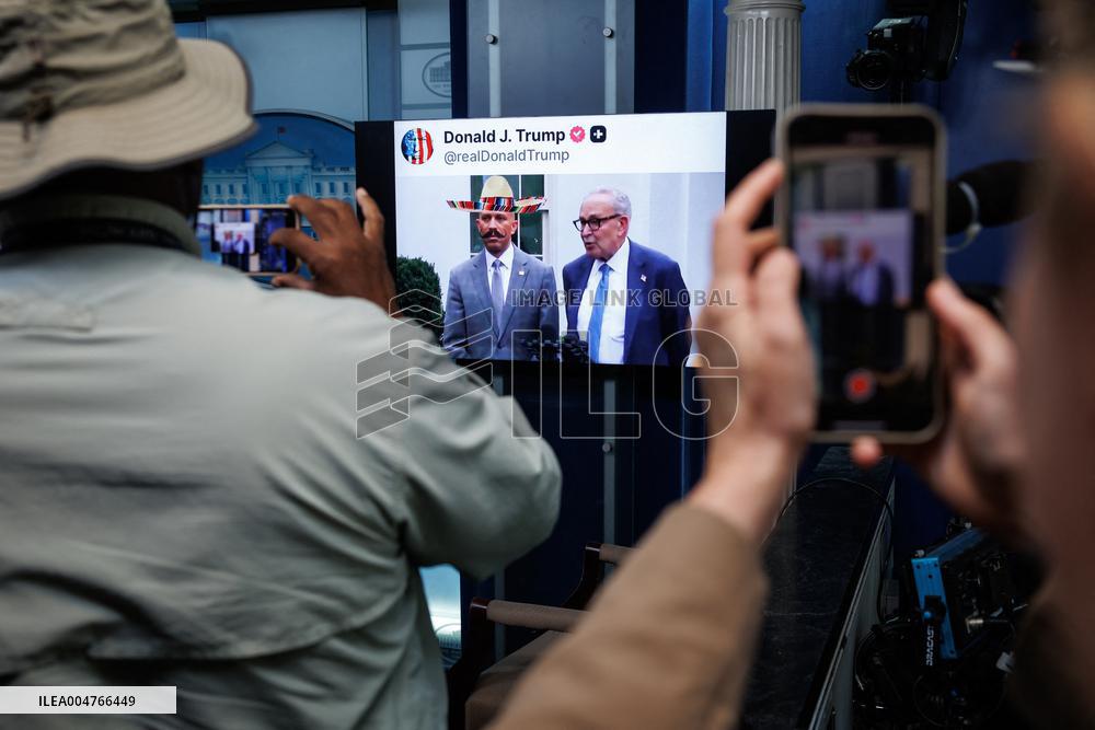 DC: White House Loops AI Generated Fake Video in Briefing Room