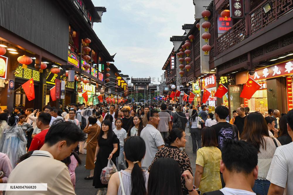 Confucius Temple Tourism in Nanjing