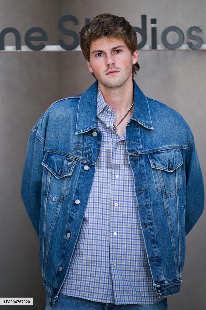 PFW Acne Studios Photocall