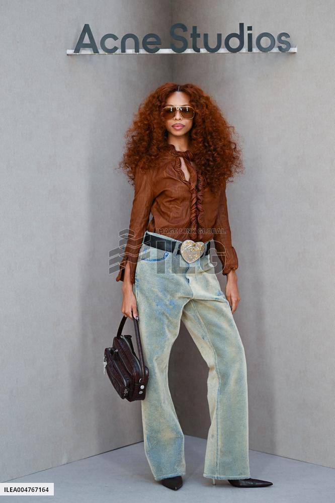 PFW Acne Studios Photocall