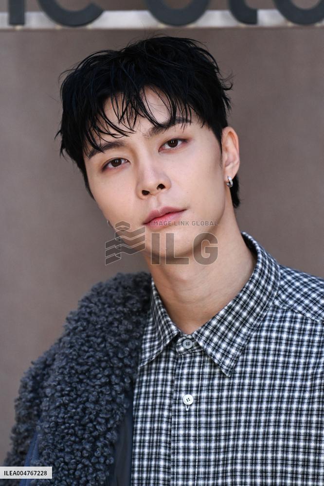 PFW Acne Studios Photocall