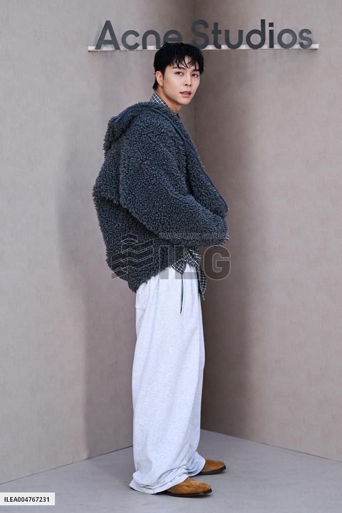 PFW Acne Studios Photocall