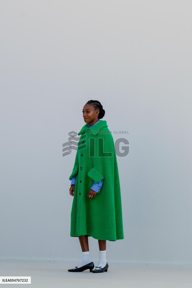 PFW - Christian Dior Show Outside Arrivals